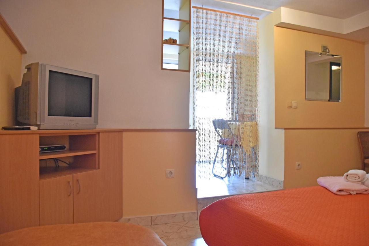 Apartments Stone Tučepi Kültér fotó