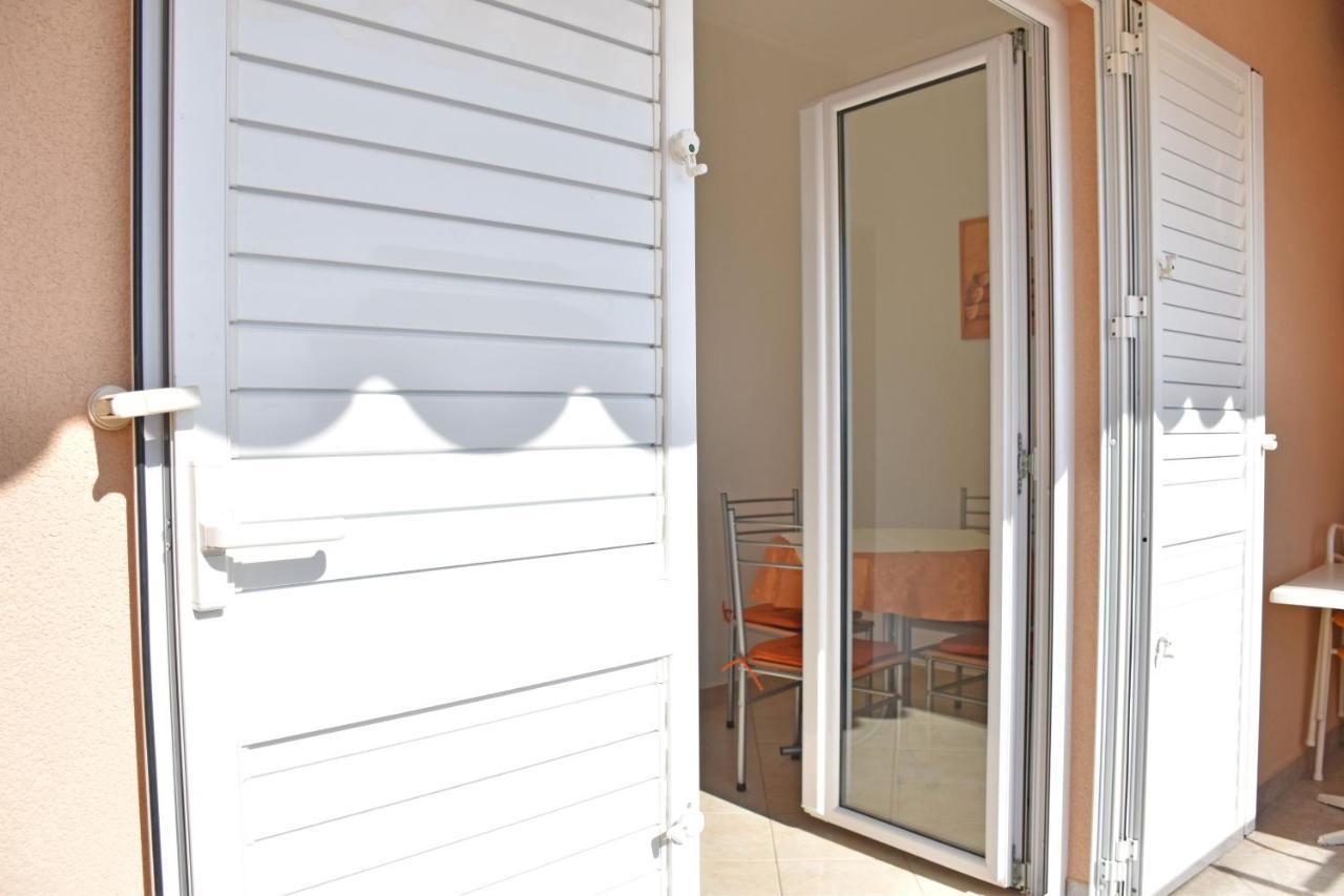 Apartments Stone Tučepi Kültér fotó